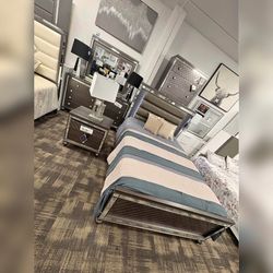 5 Pieces Gray Color King or queen bedroom set