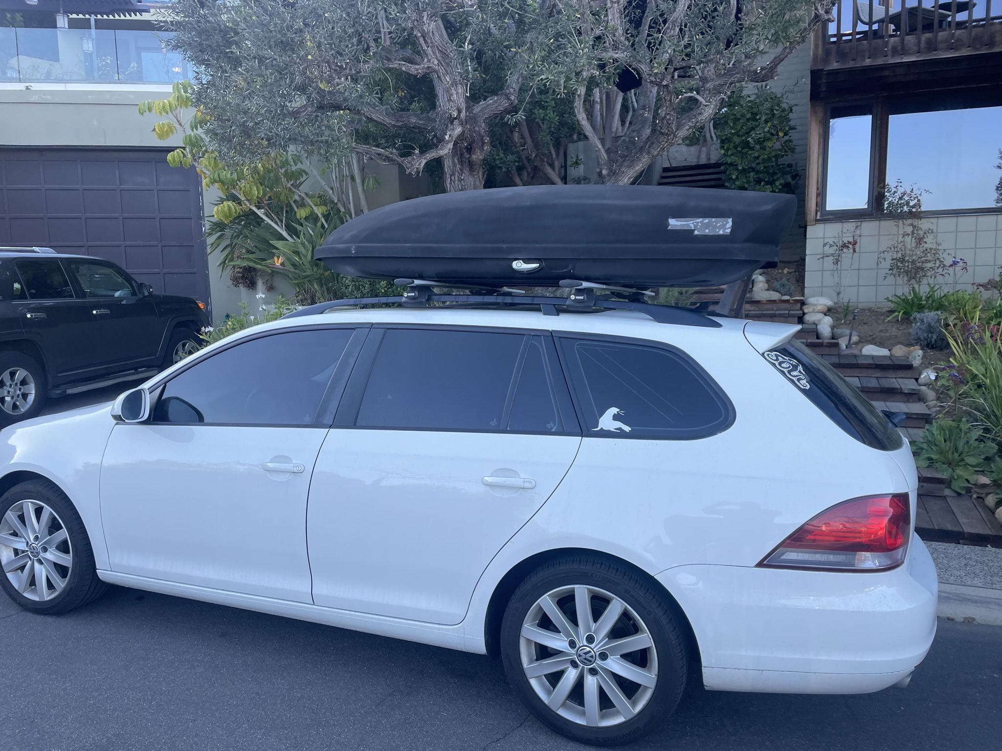 Yakima Skybox 16 Rooftop Cargo Box - Main Image