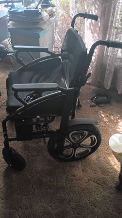 Electric wheelchair
