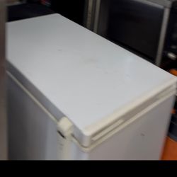 2 x Commercial Chest Freezers – Restaurant Equipment – Works Great