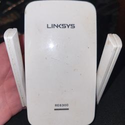 Linksys RE6300 AC750 Boost Wi-Fi Range Extender.