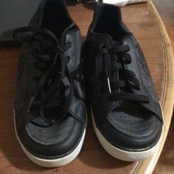 Shoes Size 9