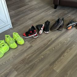 Boys Shoes Youth Sz 5y - 5.5y