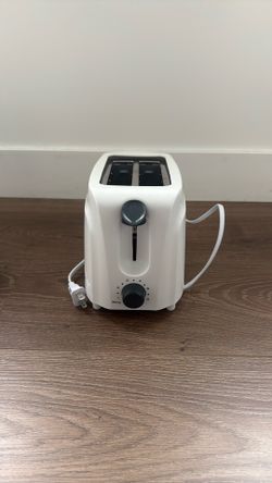 TOASTER LIGHTLY USED