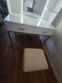 White and Gold Vanity Desk with Lighted Mirror