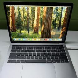 APPLE MacBook PRO With TOUCH-BAR 13.3-inch 
