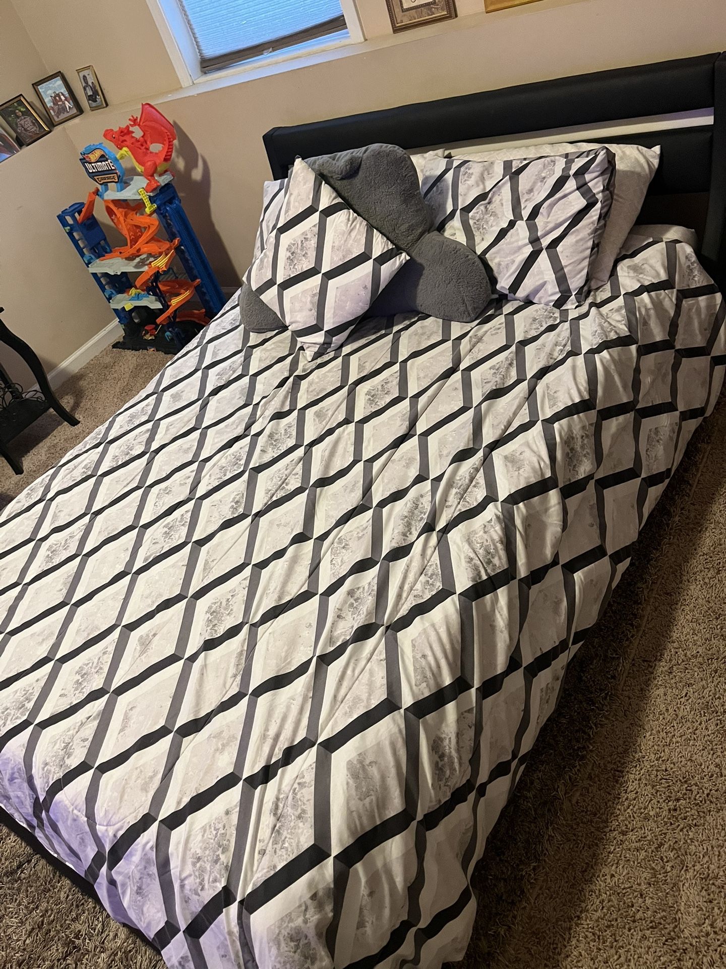Ultimate Home Setup β Queen Bed, 55β TV, Matte Black Couch & More for ONLY $745! π₯