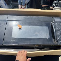 GE Profile Spacemaker Microwave Oven New In Box 