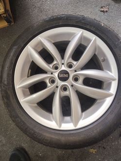 Mini cooper weel and tire