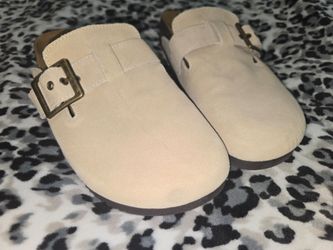 Womens slippers