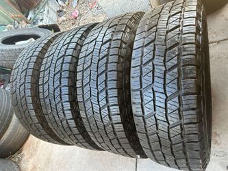 4 TIRES GOOD CONDITION LT275/70R18