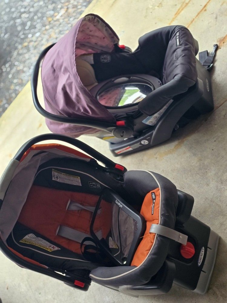 2 Graco Car Seat With Mirror