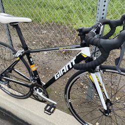 Giant Defy Road Bike 