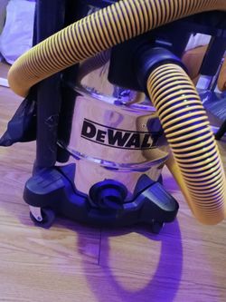 DeWalt 8 gallon shop vac