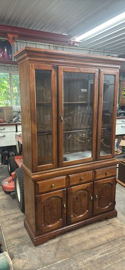 Lighted 2 Piece China Hutch