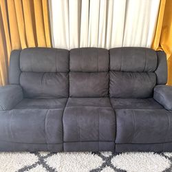 power recliner couch with phone chargers