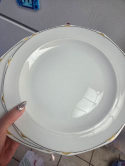 Dishes set