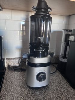 Juice maker