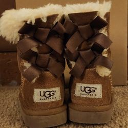 Bailey Bow Tie UGG Boots Boots Little Kids Size 9