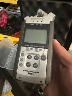 Audio Recorder Zoom H4N with case