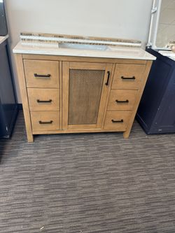 43” Bathroom Vanity In Brown 
