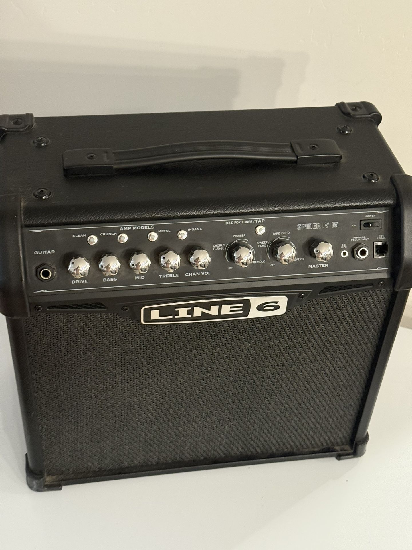 Guitar amp