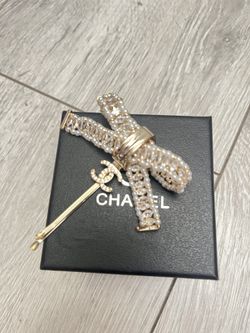 Vtg Authentic CC Pearl Hair Pin