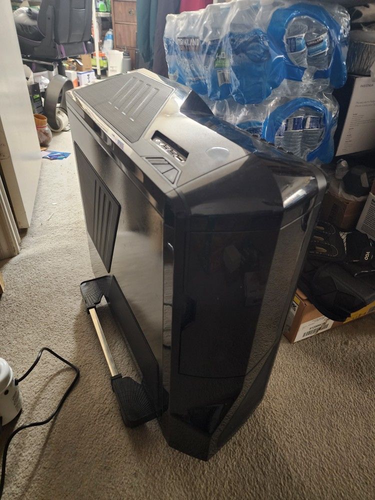 GAMING PC CASE