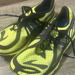 Men’s Running Shoes