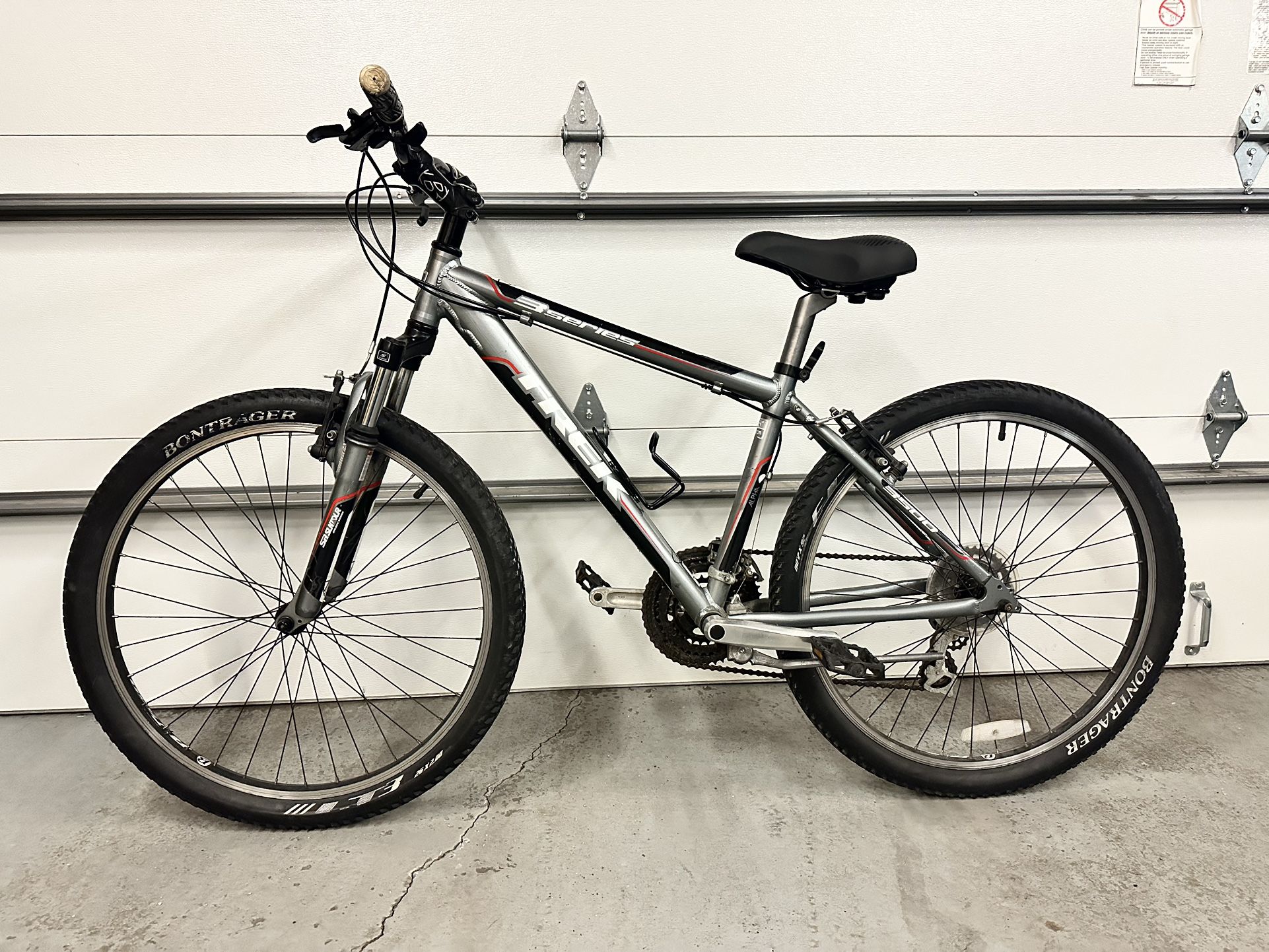 Trek 3 Series 26”