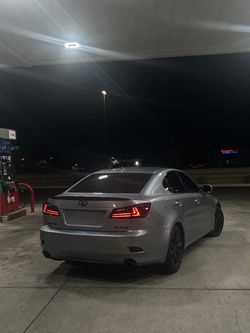 Lexus is250