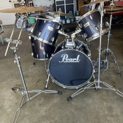Pearl Drum Set