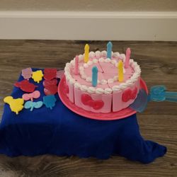 Hello Kitty Just Play Birthday Cake With Tray & Cake Slicer. 24 Pieces, 6 Slices Of Cake Velcro Attached. Mint Condition.