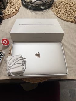 MacBook Air 2020 13.3 Retina Display intel core i3 8gb 256gb