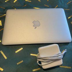 MacBook Air 2011 & Charger