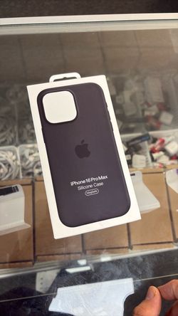 Apple iPhone 16 Pro Max Silicone Case MagSafe