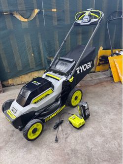 SELF PROPELLED VARIABLE  SPEED RYOBI 40 V HP HI PERFORMANCE ADVANCED TECHNOLOGY CORDLESS LAWNMOWER KIT20 "INCH . INCLUDES ONE BATTERY AND FAST CHARGER