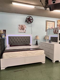 🚚Hot Deal🚚Brand New King Size LED Light Bed Frame+ Dresser+ Mirror + Nightstand $1399, Finance Available 
