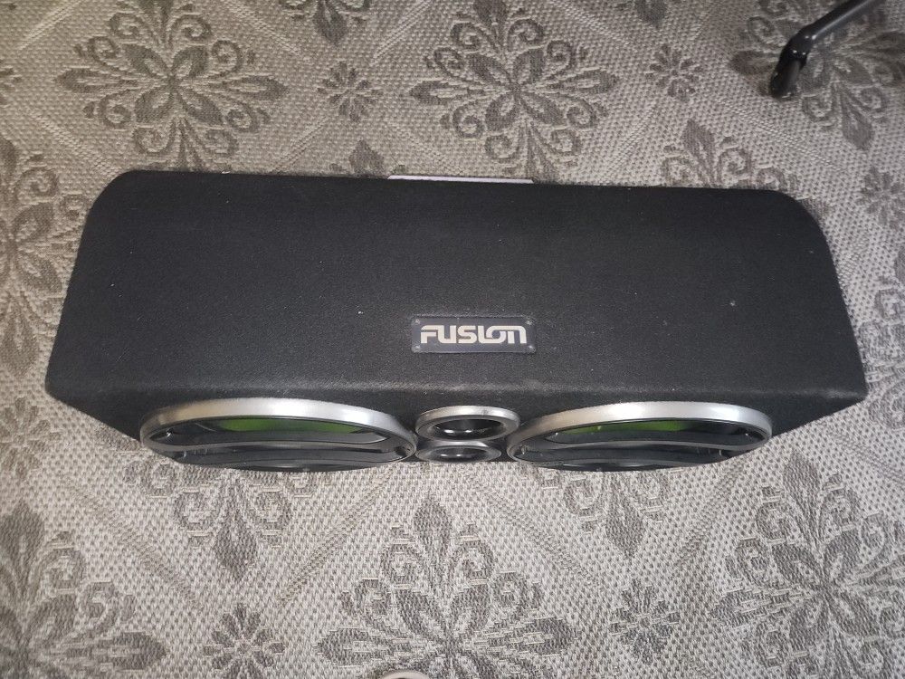 Twin Fusion Speakers 12 Inches With CS AW2120 Amplifier