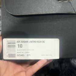 Air Jordan 1 High OG     Black/MTLC GOLD