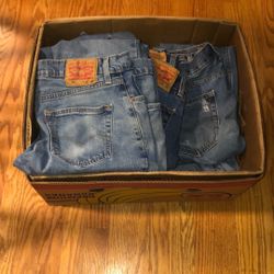 Box Full Levi Jeans 