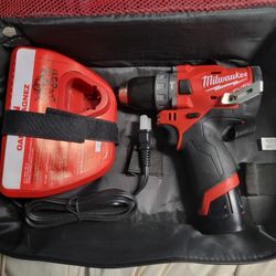 Milwaukee M12 Fuel Hammer Drill 