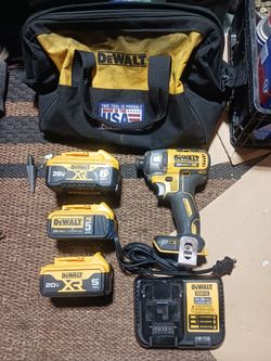 De Walt Impact with 3 batteries and charger