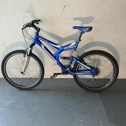 BICYCLE GIANT 24 SPEED SIZE 26 BRAND NEW