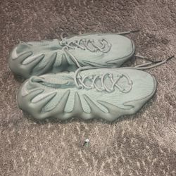 Yeezy 450 Size 12 “White Cloud”