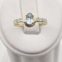 10k Gold Aquamarine Ring