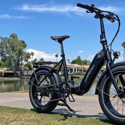 Surface 604 Twist Folding E-Bike, 29 MILES MINT CONDITION, Matte Black + Extras