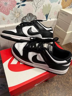 Women’s Nike dunk low pandas