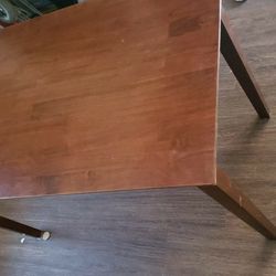 Small Dinner Table W/  Chairs 