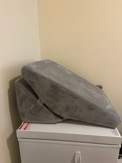 Slant pillow